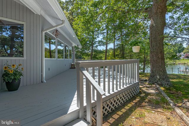621 HARBOR DR, Reedville, VA 22539