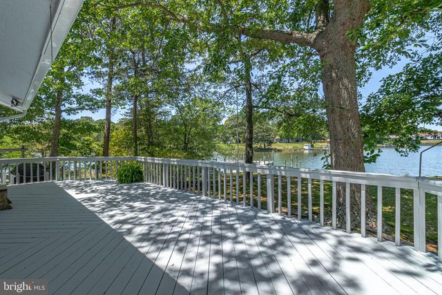 621 HARBOR DR, Reedville, VA 22539