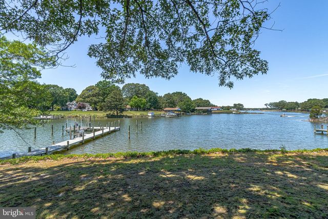 621 HARBOR DR, Reedville, VA 22539