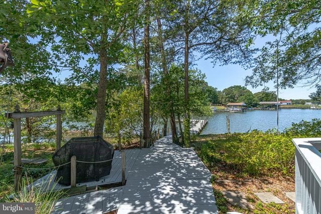 621 HARBOR DR, Reedville, VA 22539