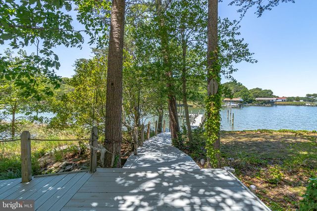621 HARBOR DR, Reedville, VA 22539