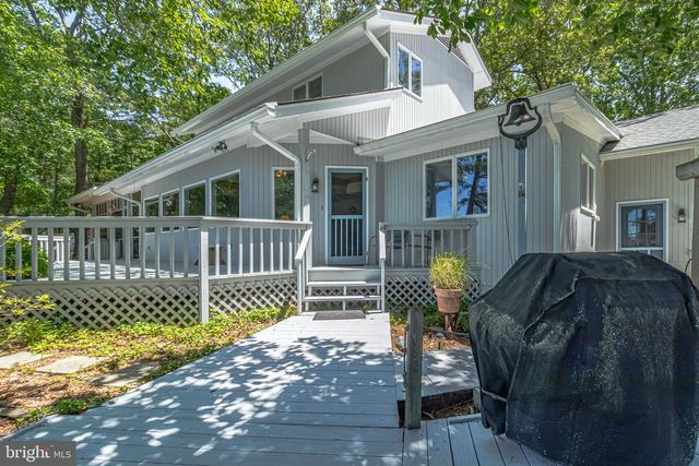 621 HARBOR DR, Reedville, VA 22539