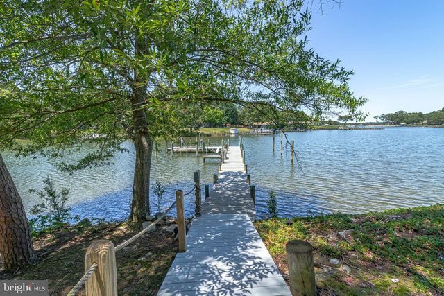 621 HARBOR DR, Reedville, VA 22539
