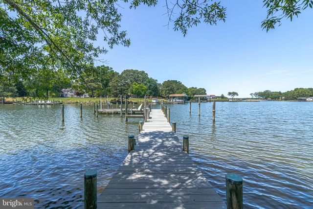 621 HARBOR DR, Reedville, VA 22539