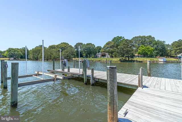 621 HARBOR DR, Reedville, VA 22539