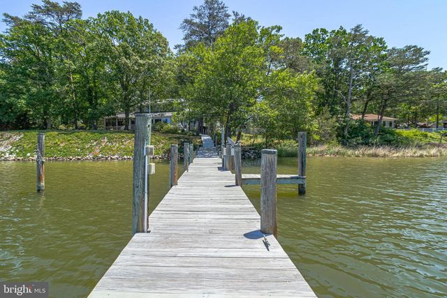 621 HARBOR DR, Reedville, VA 22539