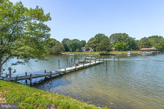 621 HARBOR DR, Reedville, VA 22539