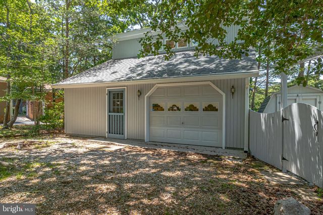 621 HARBOR DR, Reedville, VA 22539