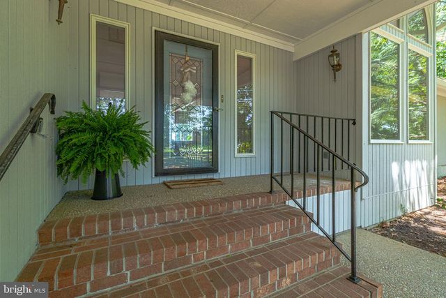 621 HARBOR DR, Reedville, VA 22539
