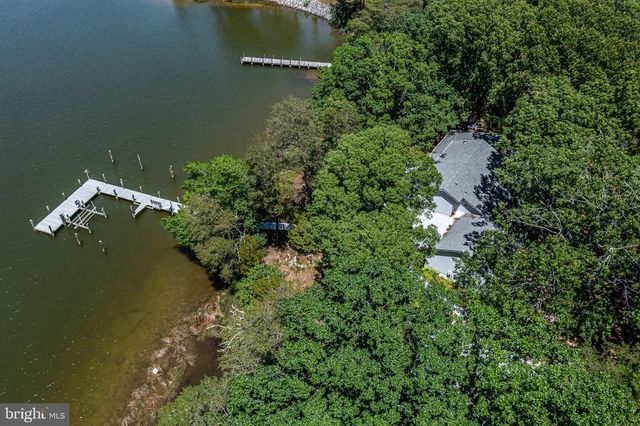 621 HARBOR DR, Reedville, VA 22539