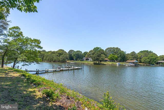 621 HARBOR DR, Reedville, VA 22539