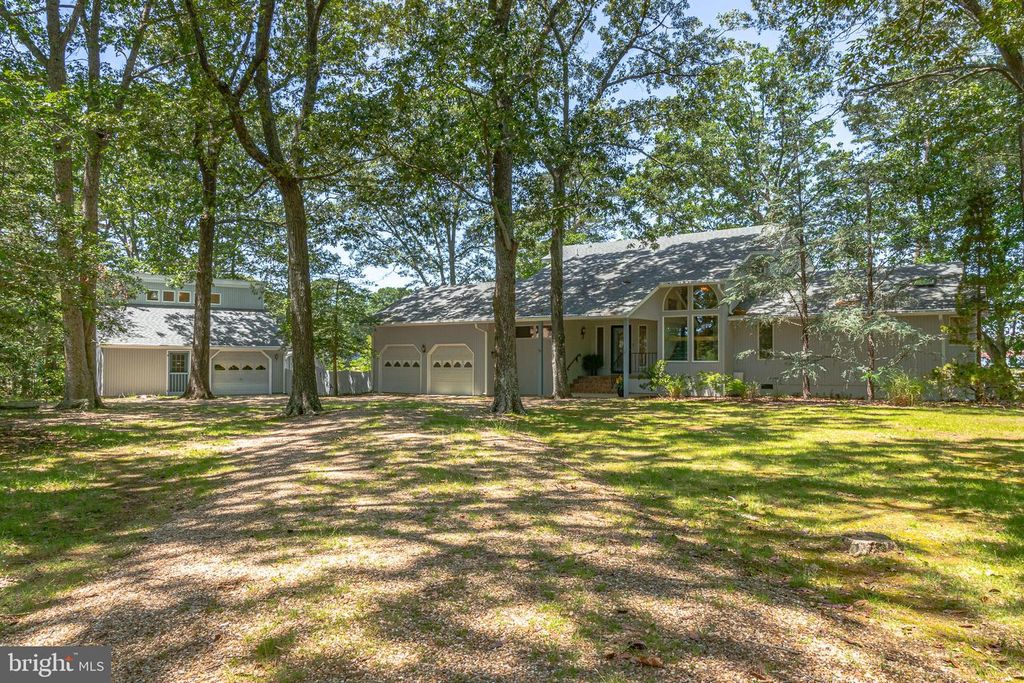 621 HARBOR DR, Reedville, VA 22539