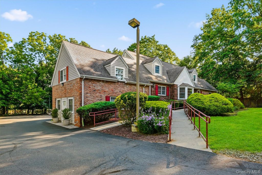 18 Laurel Road, New City, NY 10956 — photo 2