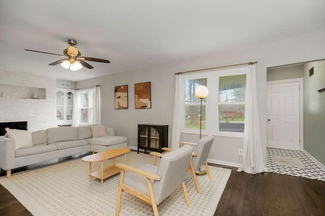 600 W 101st Terrace, Kansas City, MO 64114