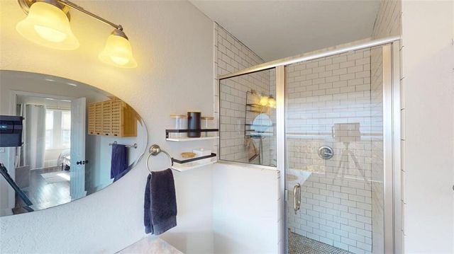 600 W 101st Terrace, Kansas City, MO 64114