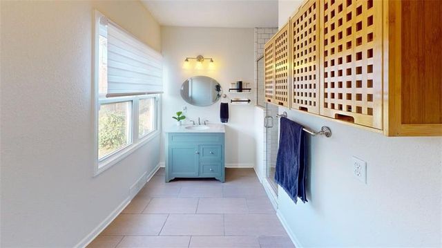 600 W 101st Terrace, Kansas City, MO 64114