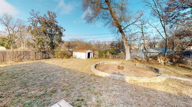 600 W 101st Terrace, Kansas City, MO 64114