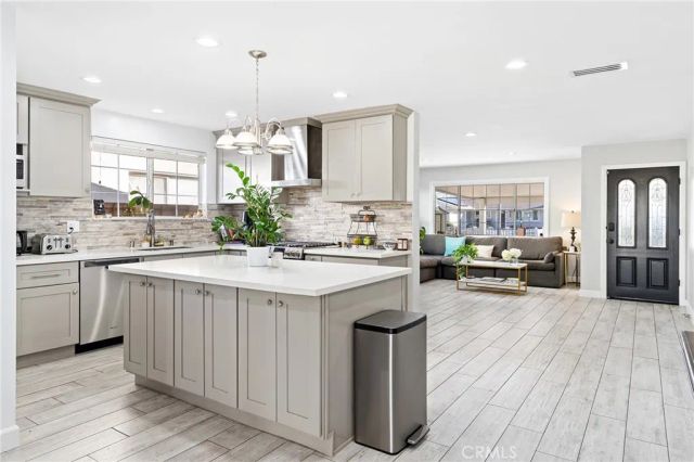 6609 Birchton Avenue, West Hills, CA 91307