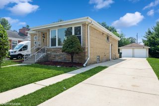 1864 Buckingham Avenue, Westchester, IL 60154