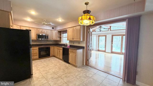 4325 MAJESTIC LN, Fairfax, VA 22033