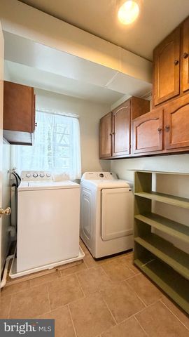 4325 MAJESTIC LN, Fairfax, VA 22033