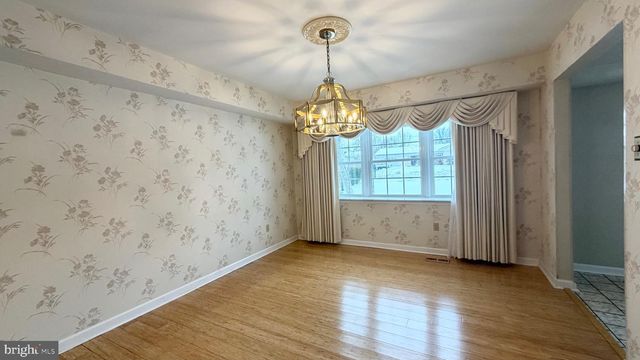 4325 MAJESTIC LN, Fairfax, VA 22033