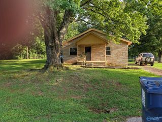 900 Wes Taylor Road, Huntsville, AL 35811