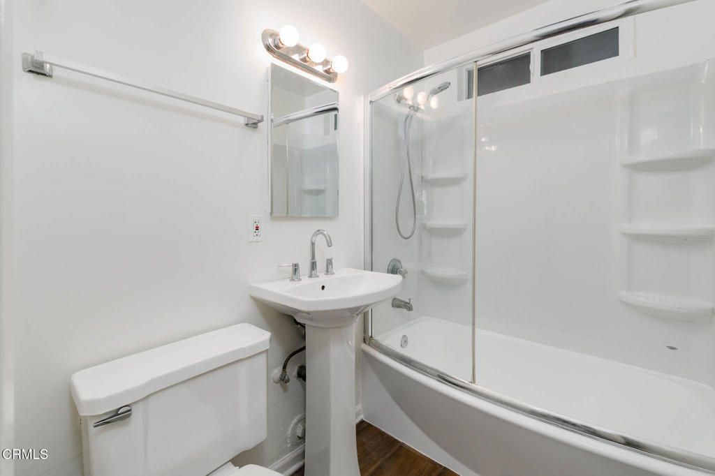 Image 11 of property listing at 132 Poinsettia Avenue, Monrovia, CA 91016