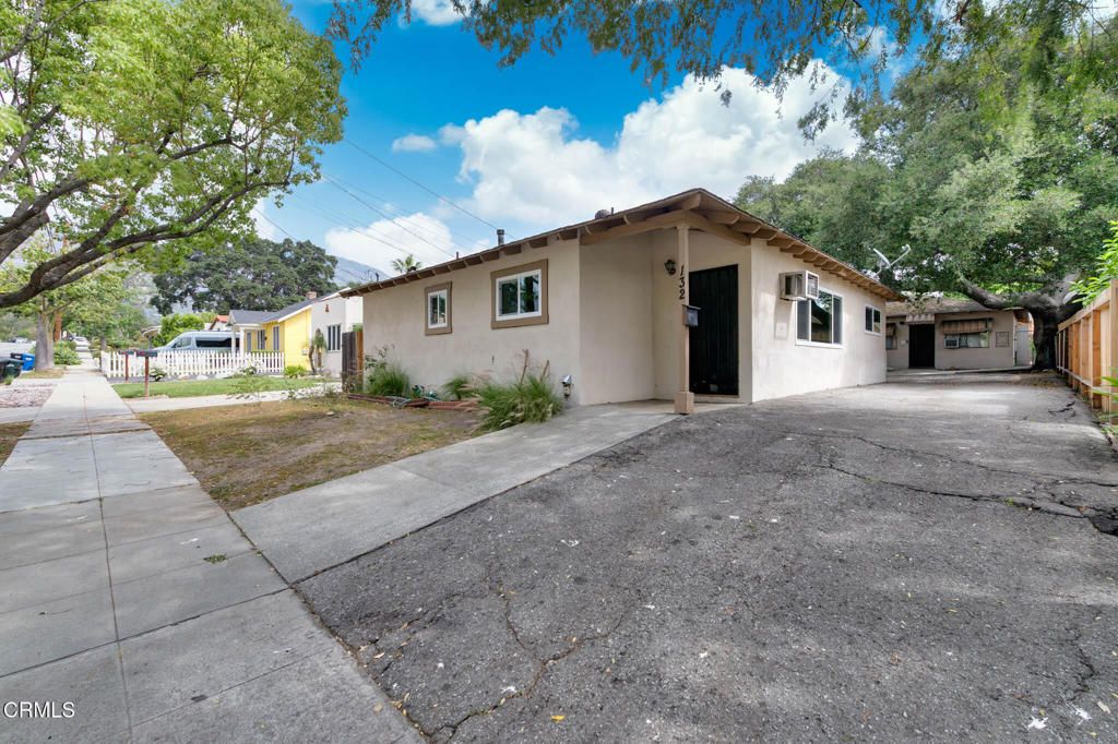 Image 2 of property listing at 132 Poinsettia Avenue, Monrovia, CA 91016