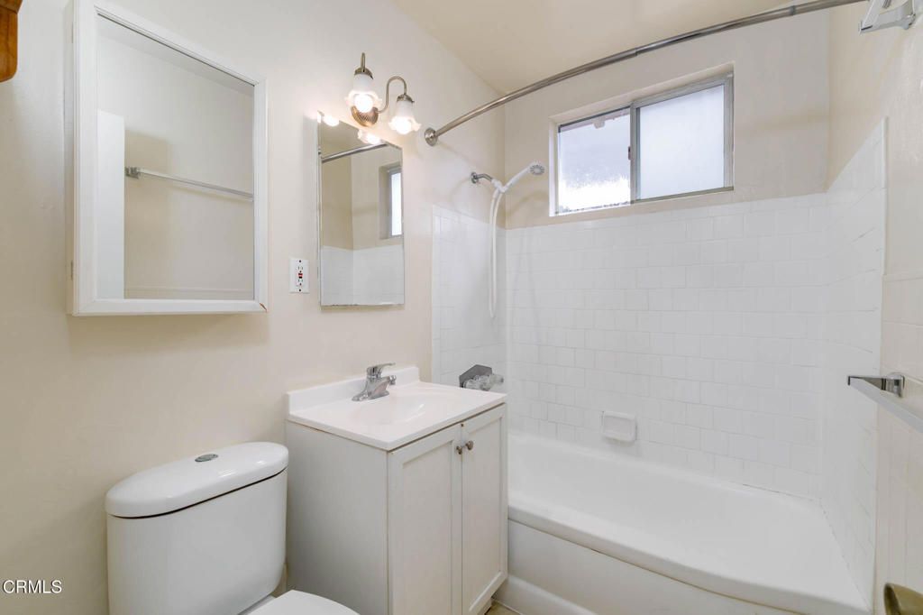 Image 28 of property listing at 132 Poinsettia Avenue, Monrovia, CA 91016