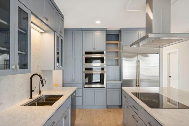 1615 Stanford Avenue, Saint Paul, MN 55105