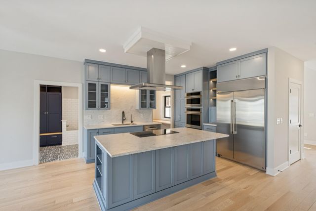 1615 Stanford Avenue, Saint Paul, MN 55105