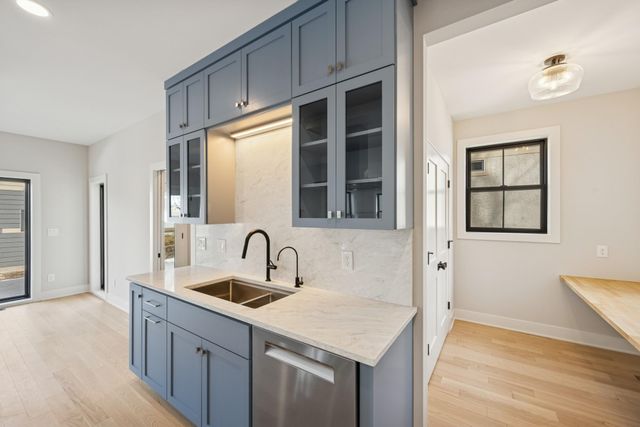 1615 Stanford Avenue, Saint Paul, MN 55105