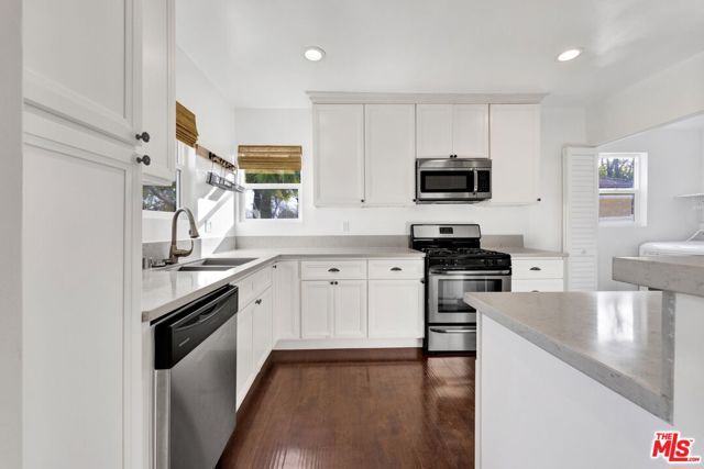 6323 Farmdale Avenue, North Hollywood (los Angeles), CA 91606