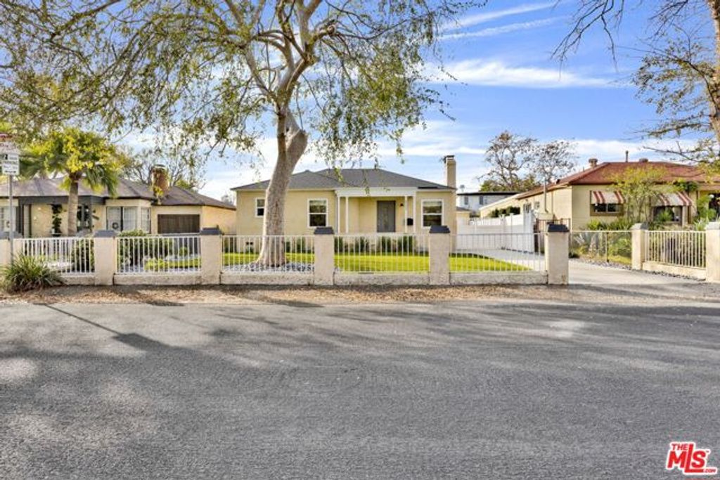 6323 Farmdale Avenue, North Hollywood (los Angeles), CA 91606