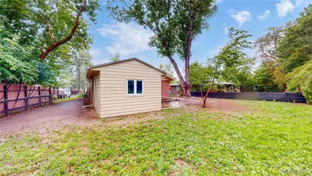 716 Goss Drive, Longmont, CO 80504