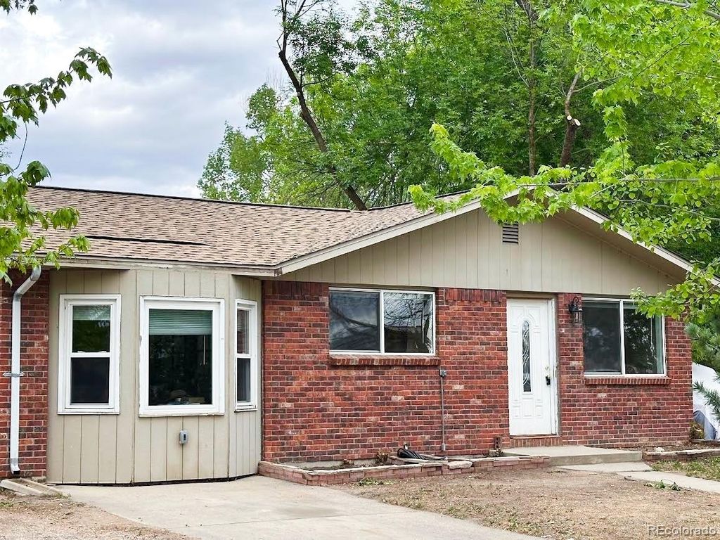 716 Goss Drive, Longmont, CO 80504