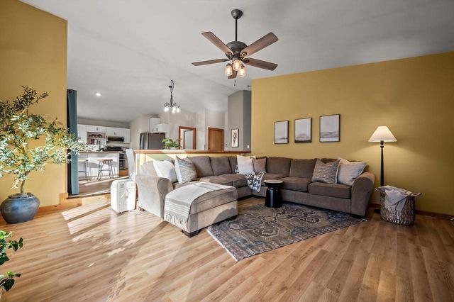 1130 Green Tree ROAD, West Bend, WI 53090