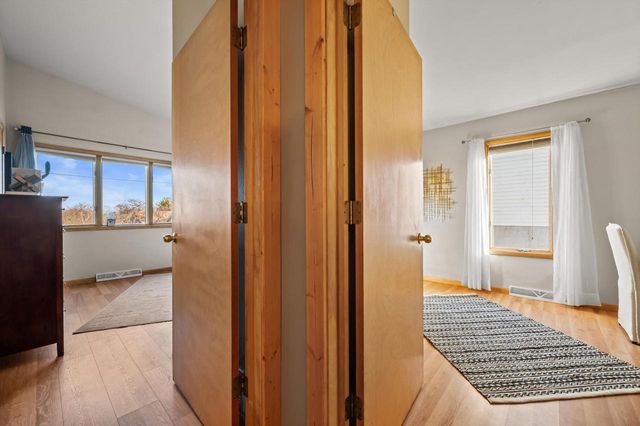 1130 Green Tree ROAD, West Bend, WI 53090