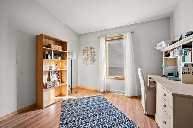 1130 Green Tree ROAD, West Bend, WI 53090