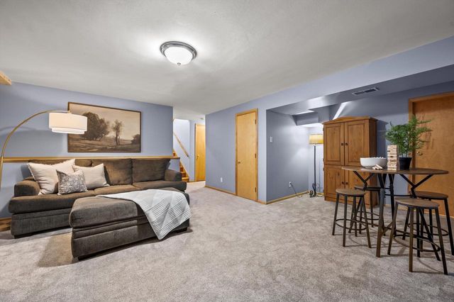 1130 Green Tree ROAD, West Bend, WI 53090