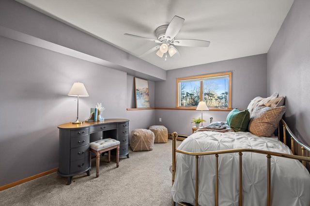 1130 Green Tree ROAD, West Bend, WI 53090