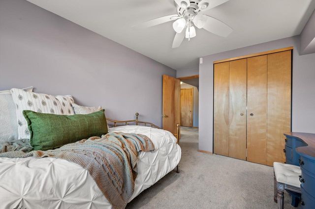 1130 Green Tree ROAD, West Bend, WI 53090