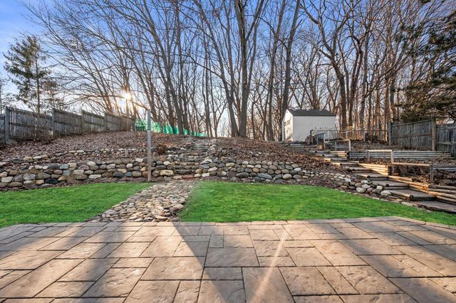 1130 Green Tree ROAD, West Bend, WI 53090