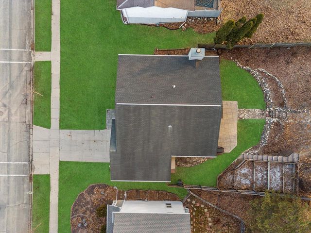 1130 Green Tree ROAD, West Bend, WI 53090