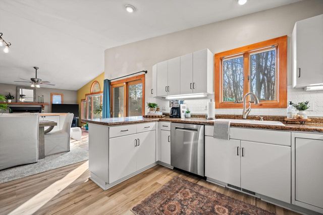 1130 Green Tree ROAD, West Bend, WI 53090