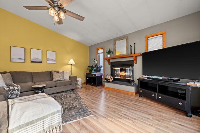 1130 Green Tree ROAD, West Bend, WI 53090