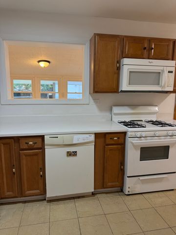 533 Redwood Road, Bolingbrook, IL 60440