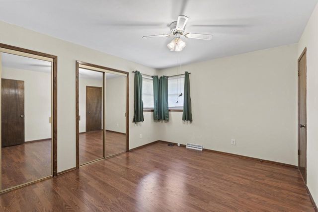 13885 W Crawford DRIVE, New Berlin, WI 53151