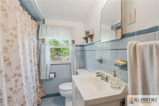 246 4th Street, Dunellen, NJ 08812